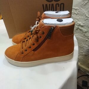 Revitalign Orthotic Suede High Top Sneaker - Wrigley Size 8